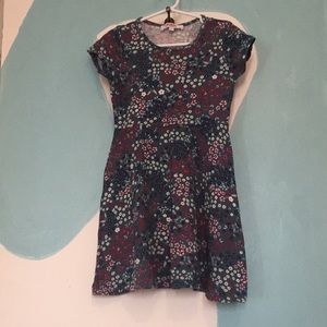 Girls size 5 / 6 floral casual short sleeve dress